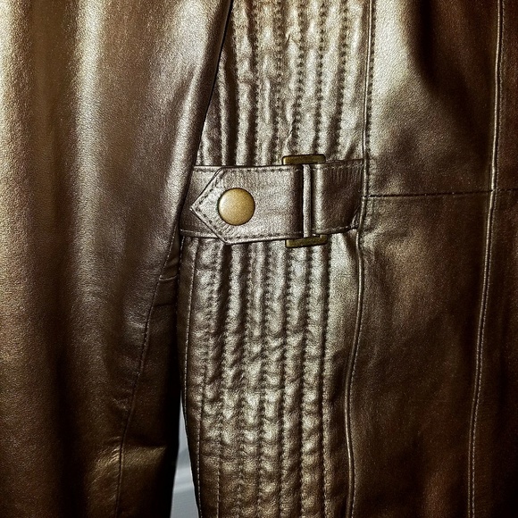 Gallery women's light jacket, gold in color - Picture 5 of 7